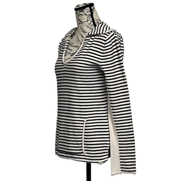 Roxy Black & White Striped V-Neck Hoodie Pullover Top Women’s L - Picture 3 of 10
